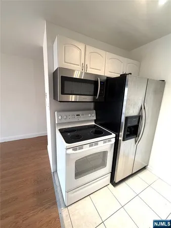 $1,895 | 245 Anderson Street, Unit 4G, Hackensack, NJ 07601