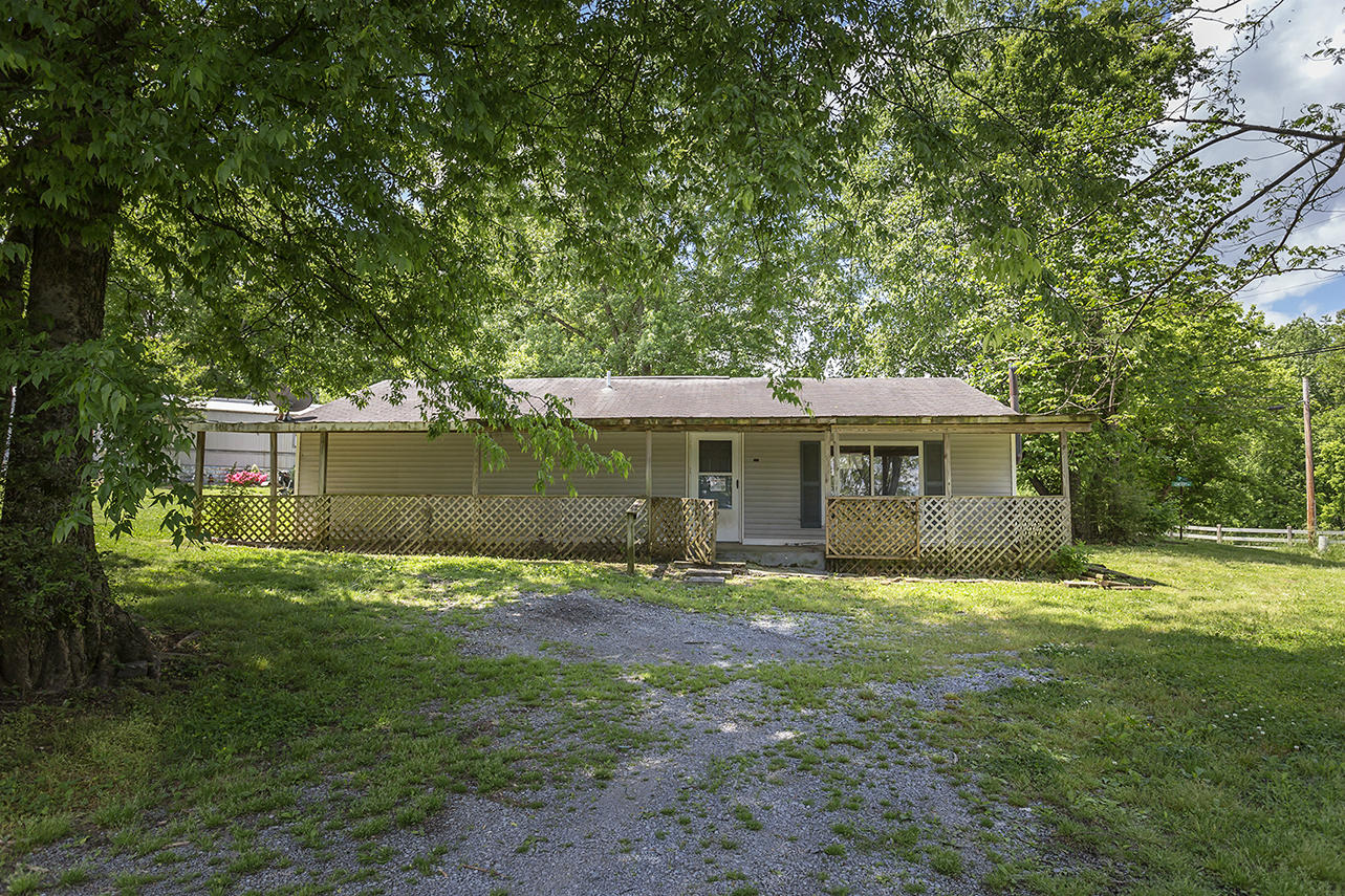 395 Cemetery Road Dayton, TN 37321 - Photo 7 of 11 Front