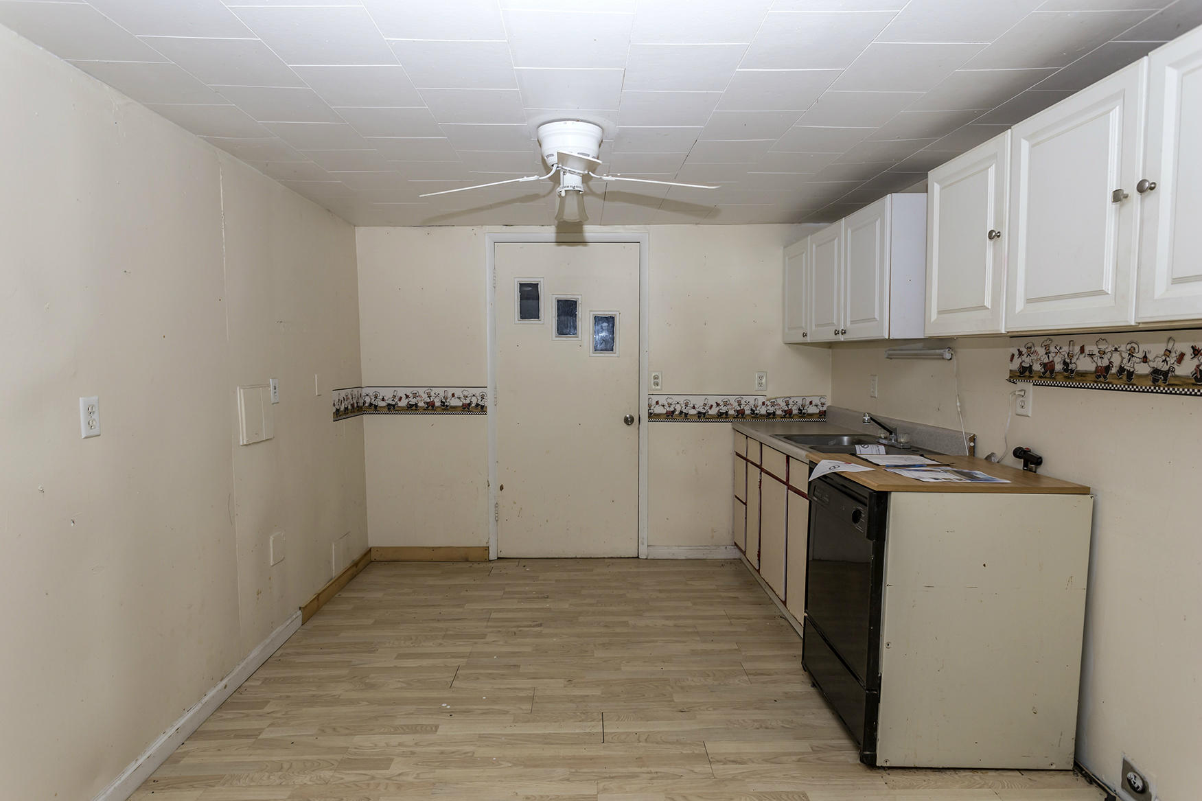 395 Cemetery Road Dayton, TN 37321 - Photo 8 of 11 kitchen