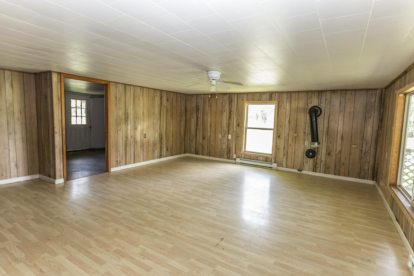 395 Cemetery Road Dayton, TN 37321 - Photo 9 of 11 liivng room