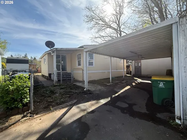 $129,900 | 23200 Northeast Sandy Boulevard, Unit 52, Wood Village, OR 97060