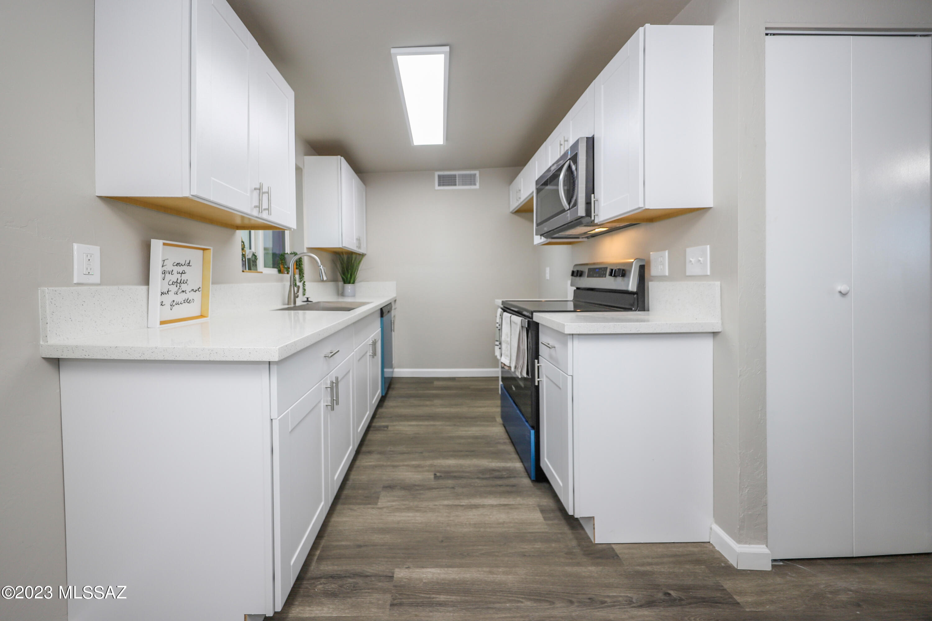 147 West Mossman Road Tucson, AZ 85706 - Photo 8 of 27 Gallery Image 8
