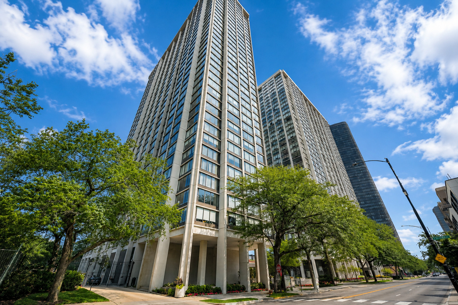 5455 North Sheridan Road, Unit 1012 Chicago, IL 60640 - Photo 1 of 16 Gallery Image 1