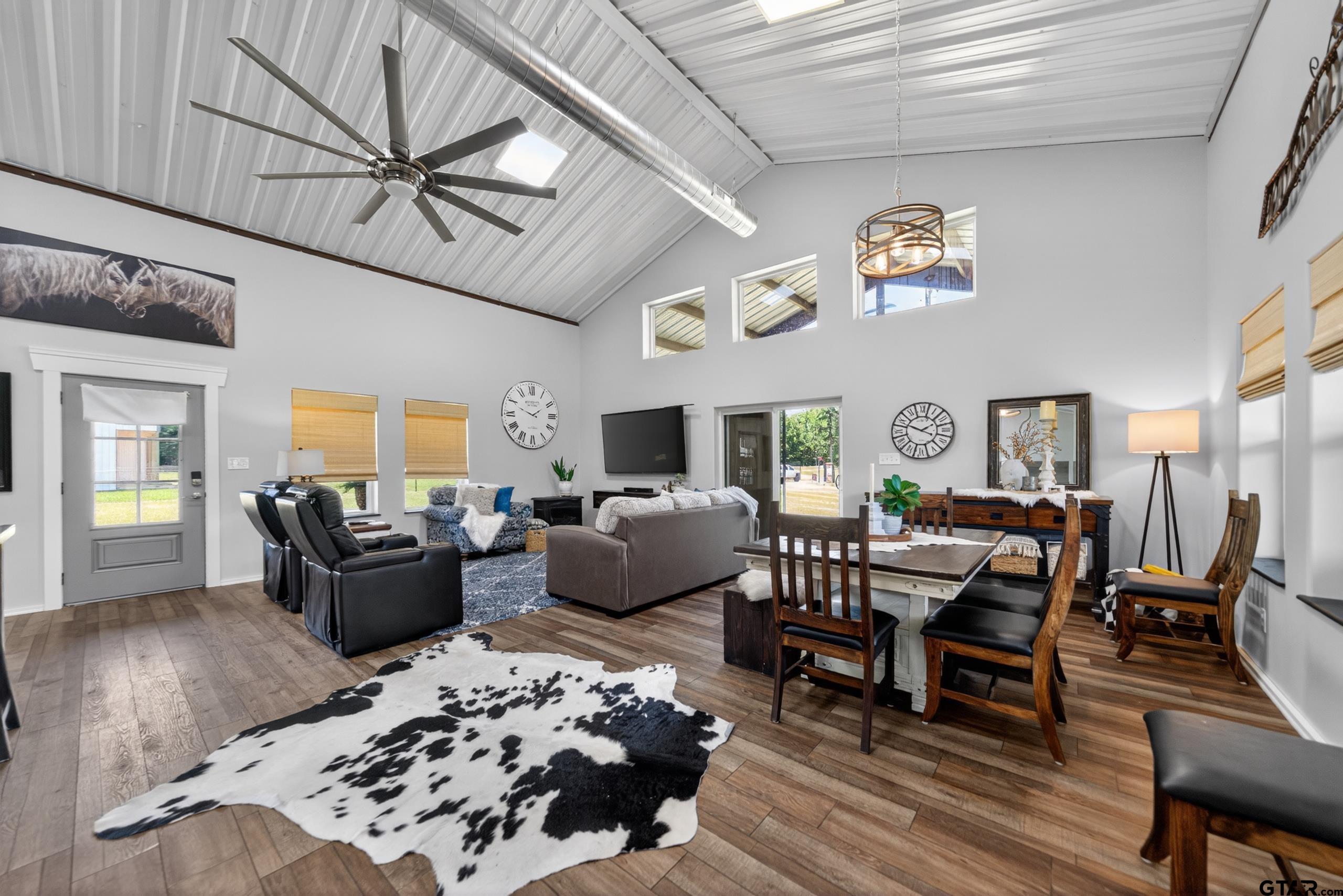 21230 County Road Chandler, TX 75758 - Photo 9 of 48