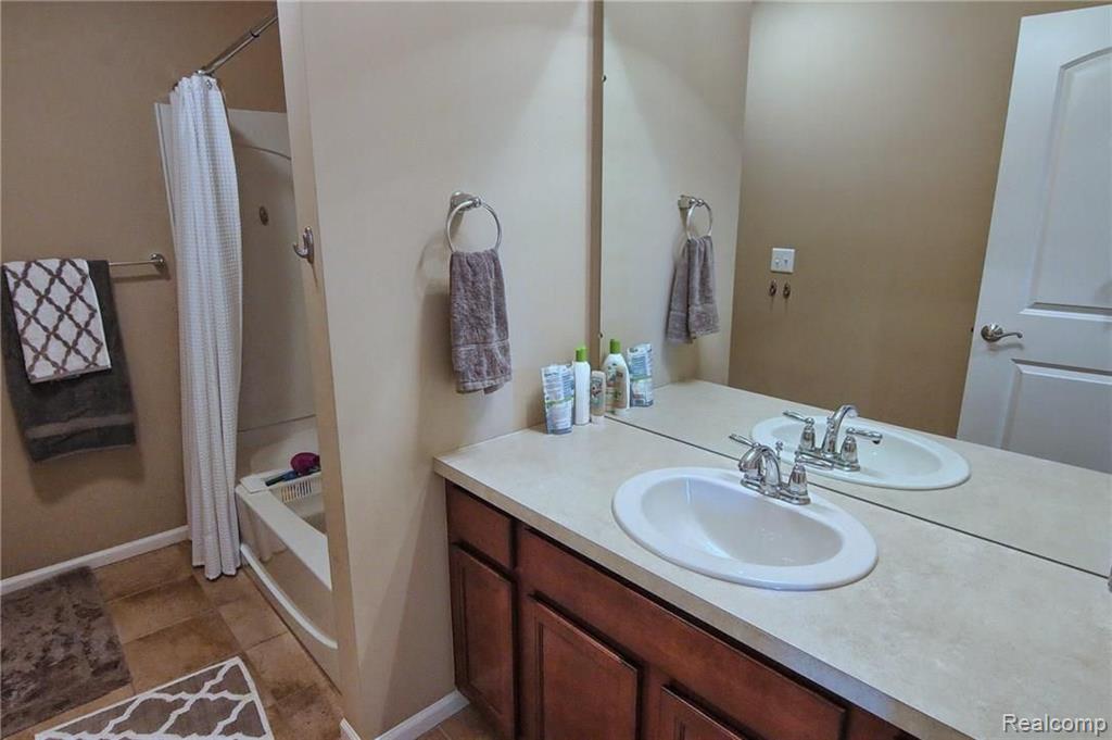 3558 Hogan Circle Rochester Hills, MI 48307 - Photo 23 of 30