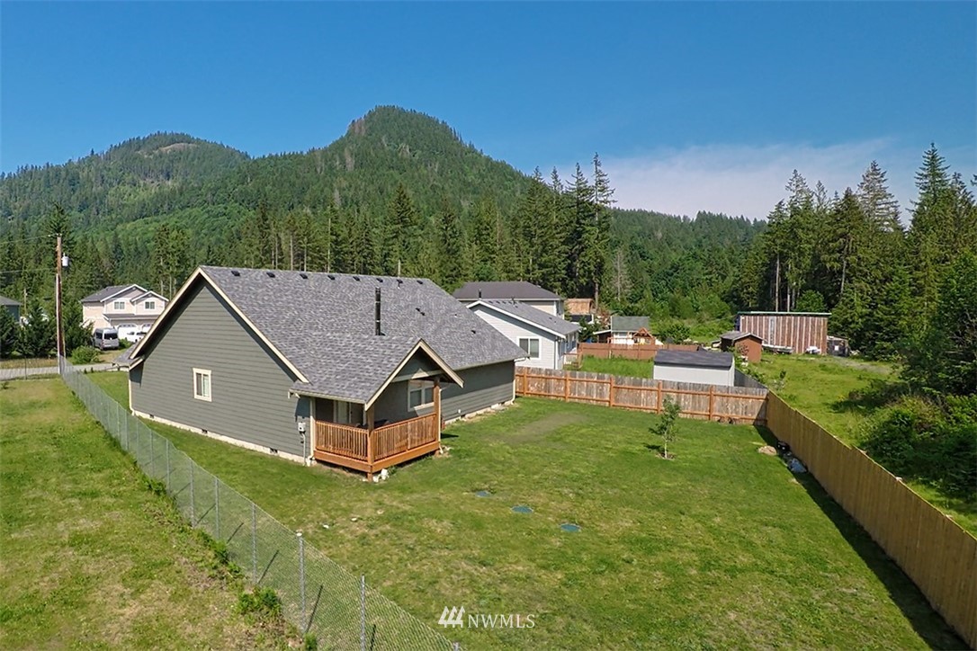 6385 Little Big Horn Road Maple Falls, WA 98266 - Photo 4 of 25 Gallery Image 4