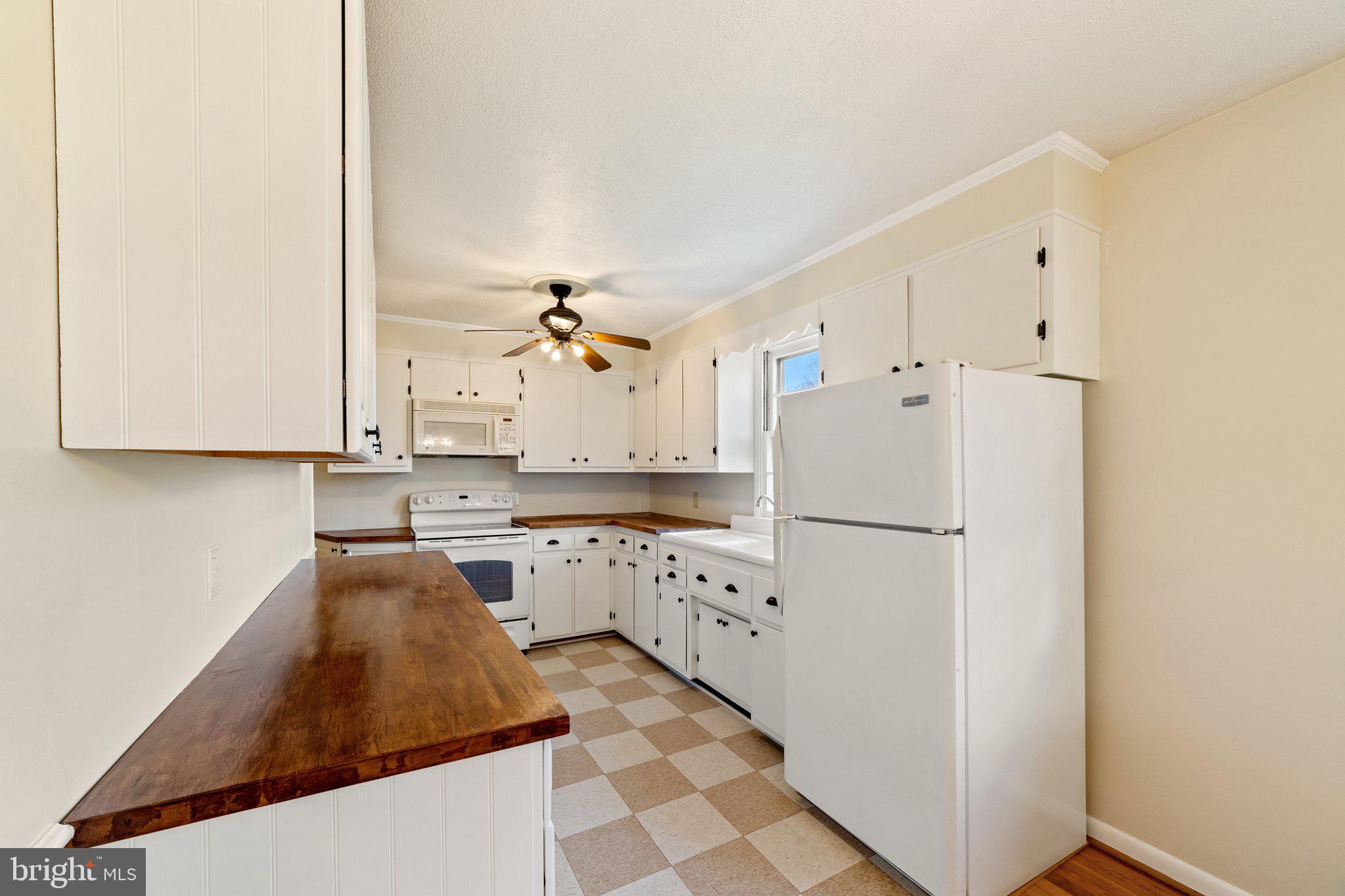 508 Round Hill Road Boston, VA 22713 - Photo 13 of 40 Kitchen