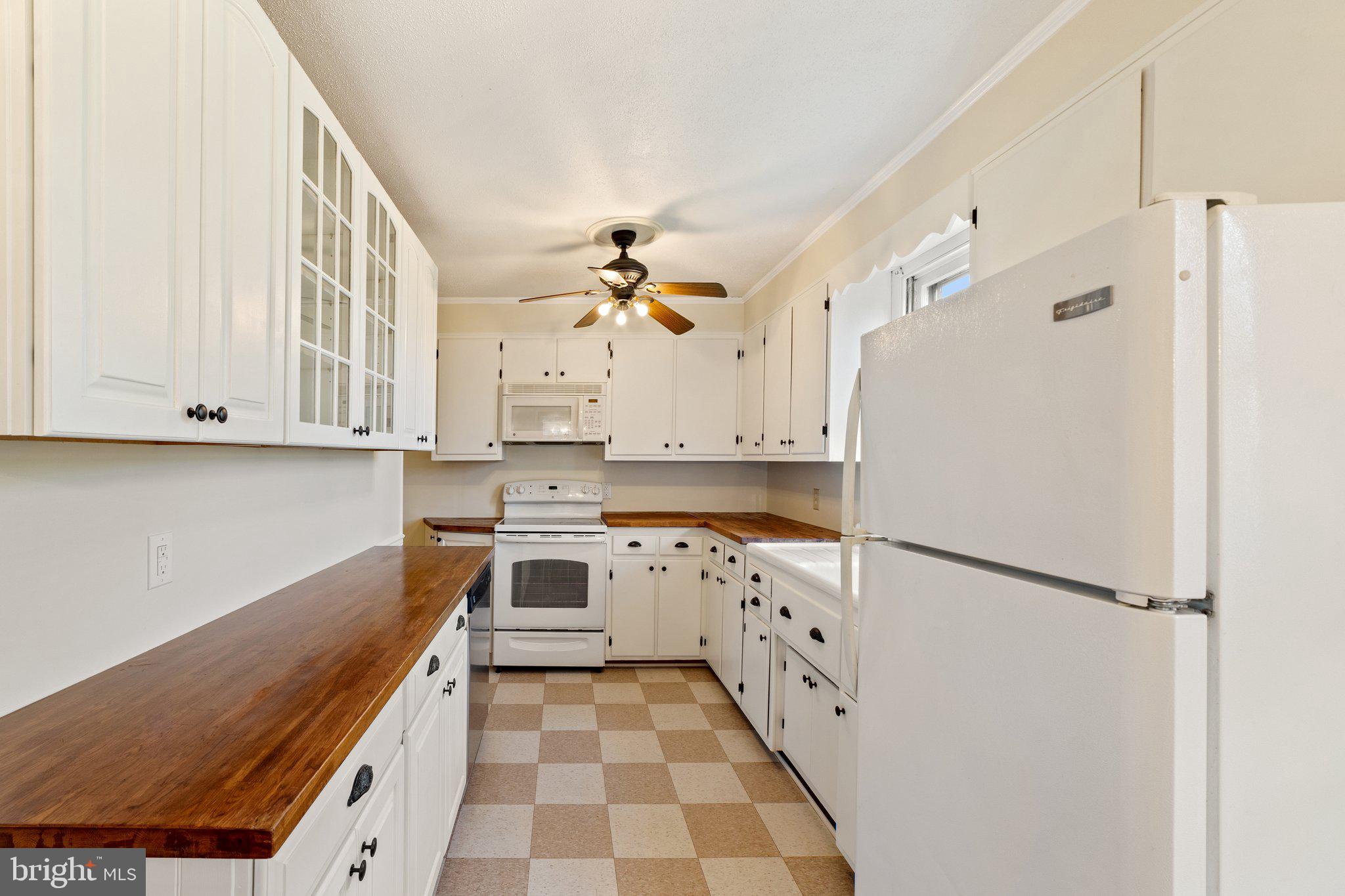 508 Round Hill Road Boston, VA 22713 - Photo 14 of 40 Kitchen
