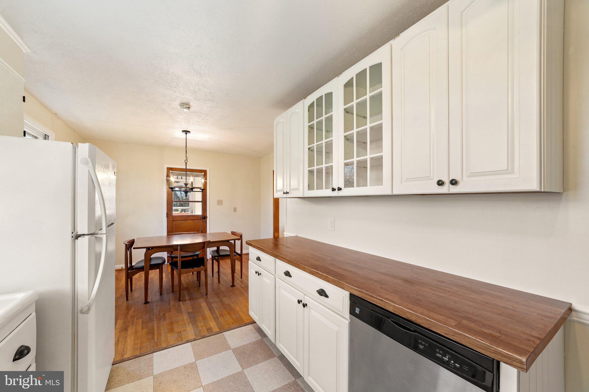 508 Round Hill Road Boston, VA 22713 - Photo 16 of 40 Kitcehn
