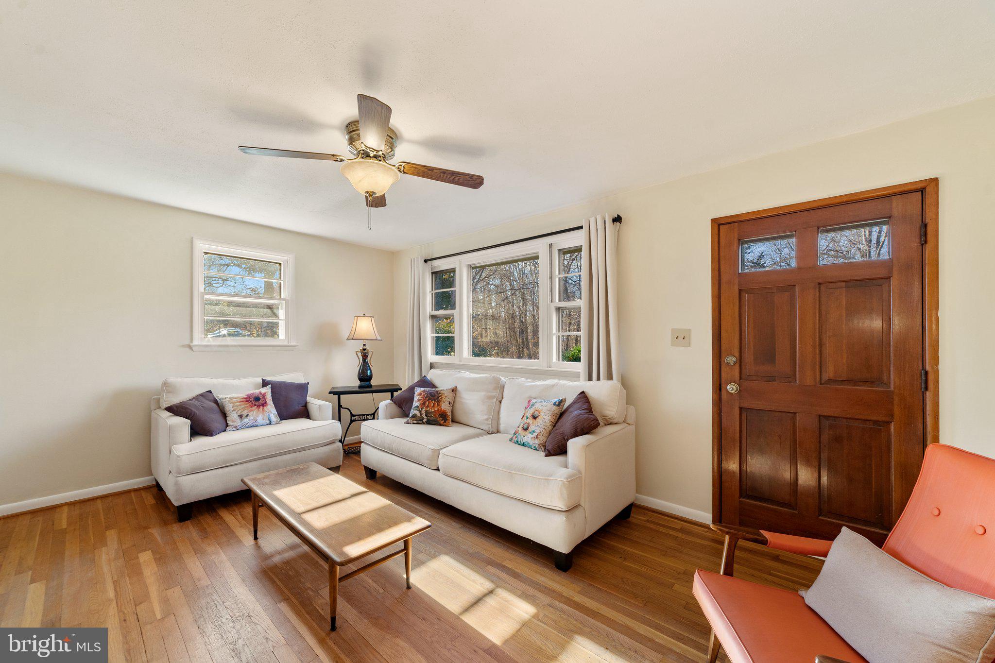 508 Round Hill Road Boston, VA 22713 - Photo 9 of 40 Living room with hardwood floors