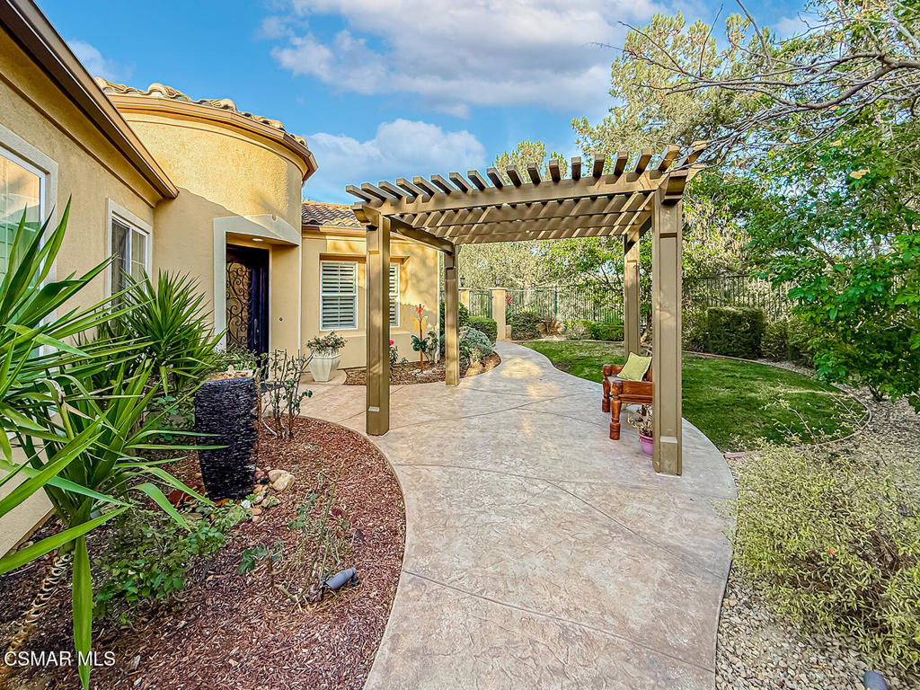 13257 Turnstone Circle Moorpark, CA 93021 - Photo 4 of 67