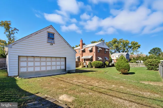 $569,900 | 2101 Arlington Terrace, Alexandria, VA 22303