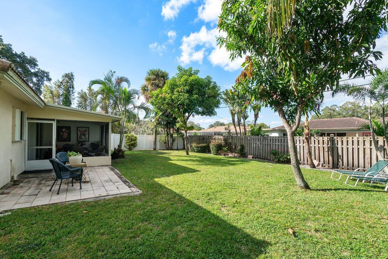 1069 West Camino Real Boca Raton, FL 33486 - Photo 20 of 21 Yard