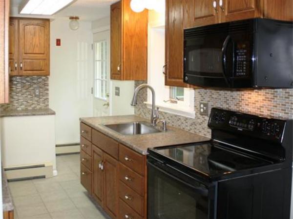 651 Old Dunstable Road Groton, MA 01450 - Photo 3 of 21 Gallery Image 3