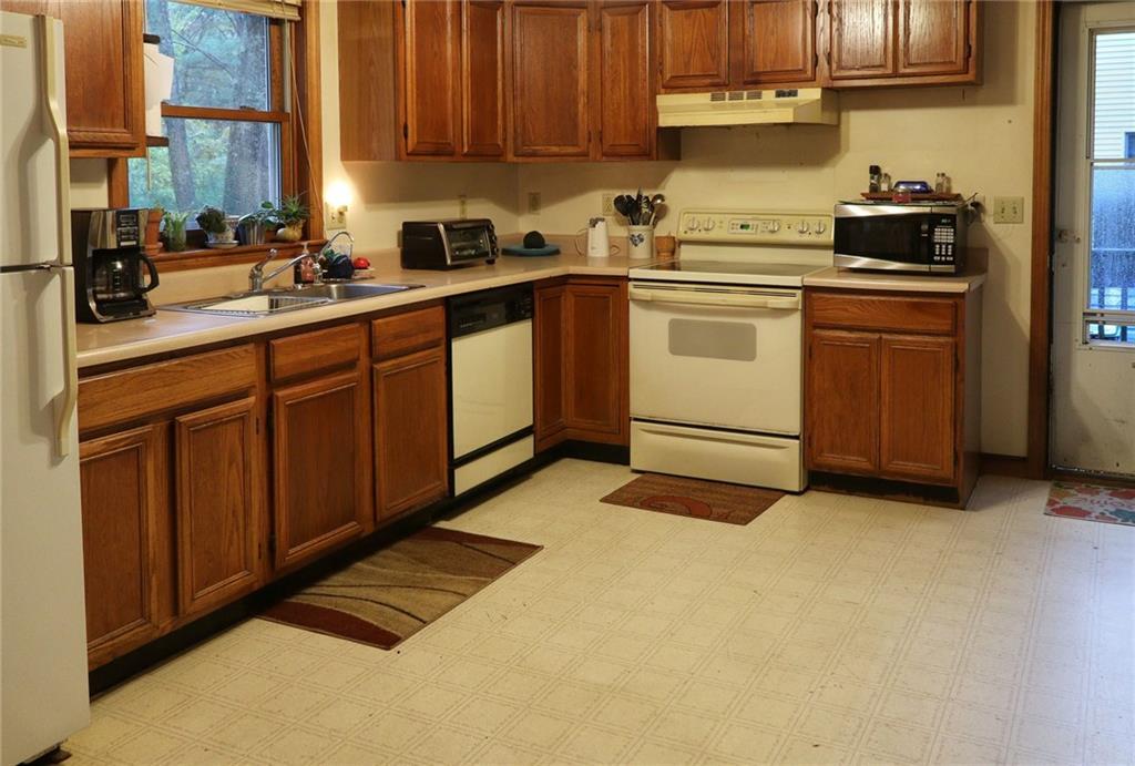 9 Clarkdale Road Kennebunk, ME 04043 - Photo 2 of 21 Photo