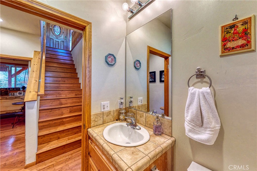 863 Grass Valley Road Lake Arrowhead, CA 92352 - Photo 13 of 35