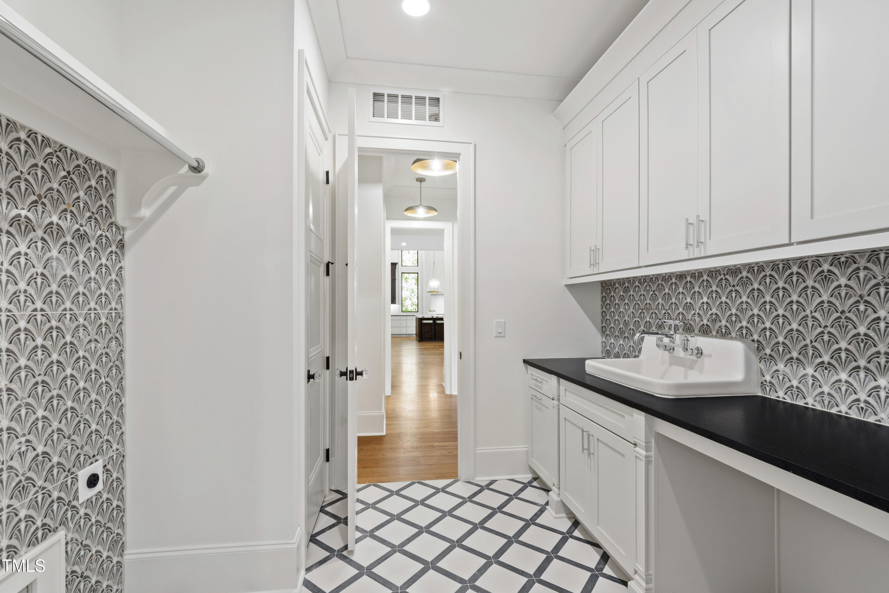 7208 Tanbark Way Raleigh, NC 27615 - Photo 56 of 63 Tanbark (41)