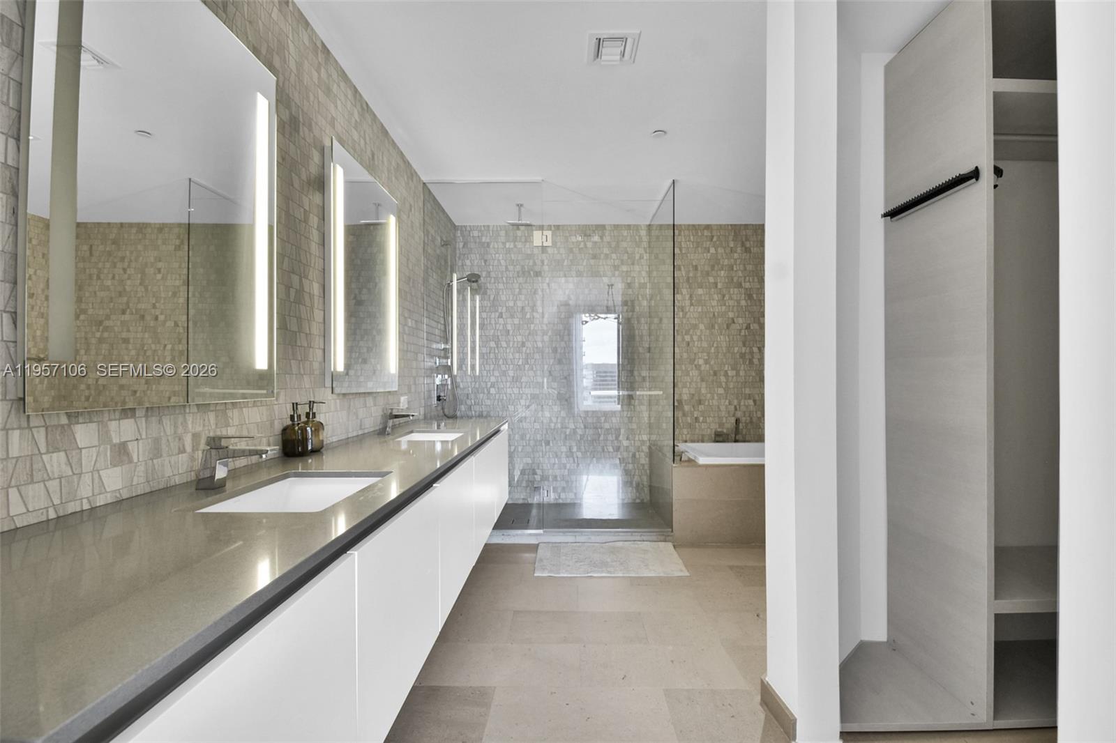 88 Southwest 7th Street, Unit 3503 Miami, FL 33130 - Photo 13 of 57