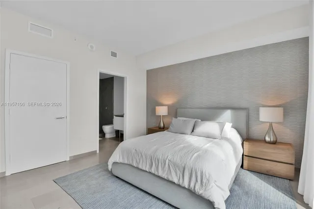 $6,700 | 88 Southwest 7th Street, Unit 3503, Miami, FL 33130