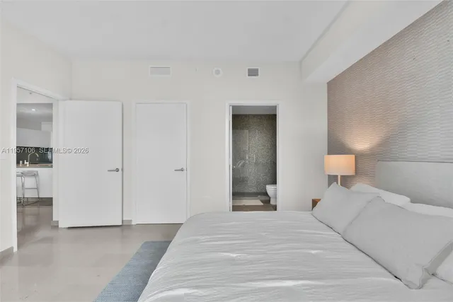 $6,700 | 88 Southwest 7th Street, Unit 3503, Miami, FL 33130