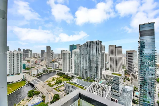 $6,700 | 88 Southwest 7th Street, Unit 3503, Miami, FL 33130