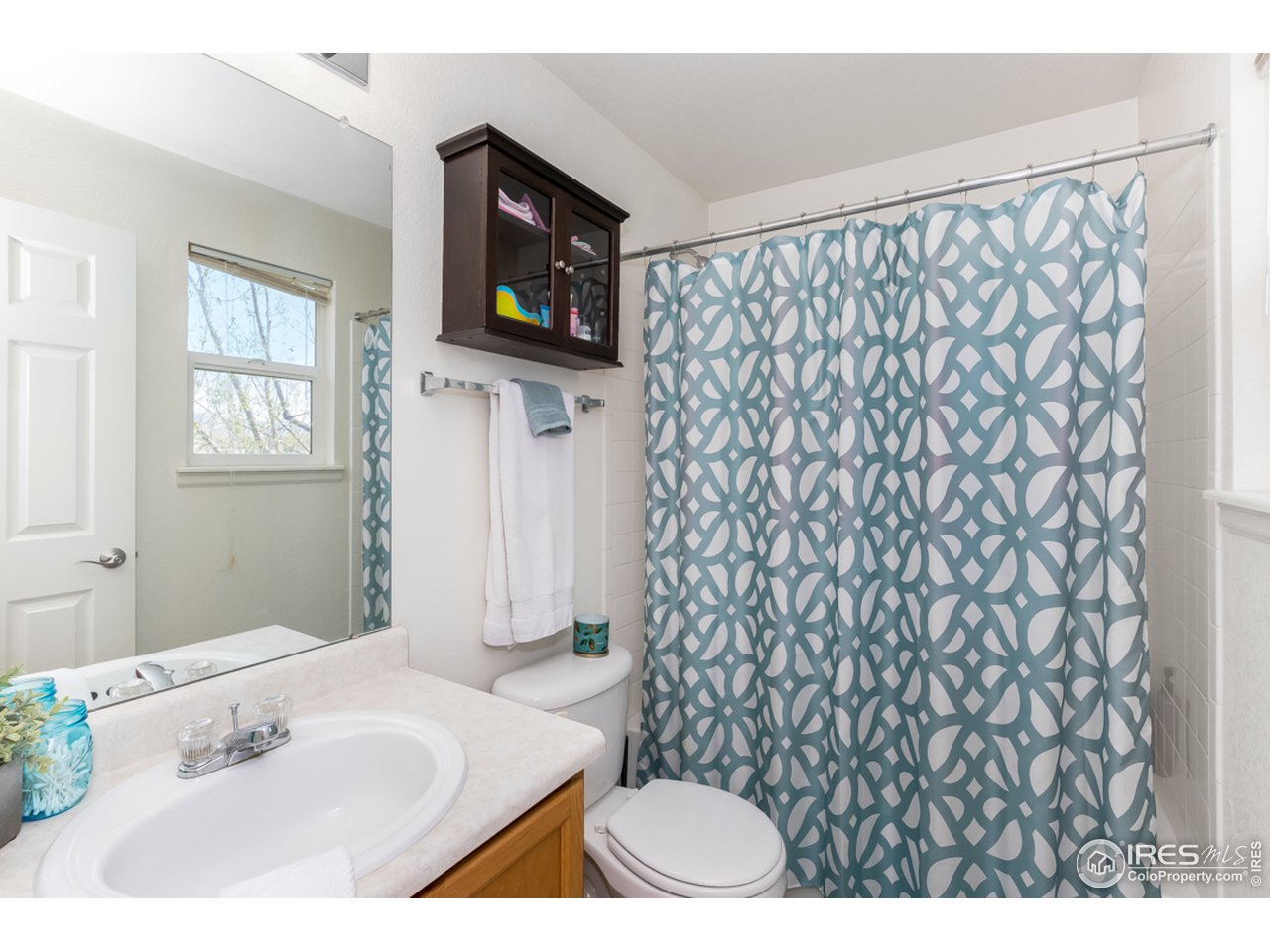 6827 Autumn Ridge Drive, Unit 3 Fort Collins, CO 80525 - Photo 23 of 35 Second Master Suite Bathroom, light & bright