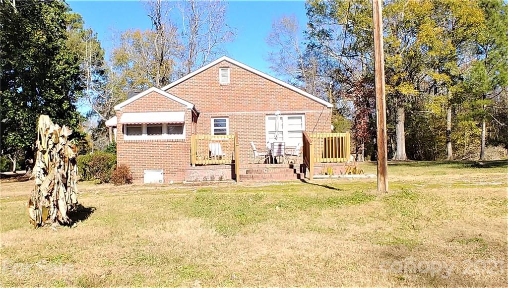 1138 Old York Road Chester, SC 29706 - Photo 23 of 28 a view of a house with snow on the background