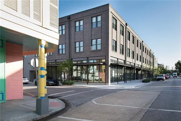 $2,350 | 1581 Magazine Street, Unit 202, New Orleans, LA 70130