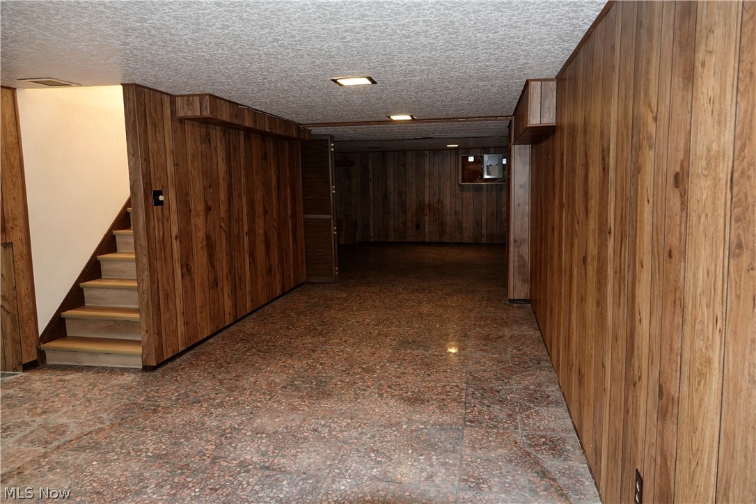 1661 Chelmsford Road Cleveland, OH 44124 - Photo 26 of 27