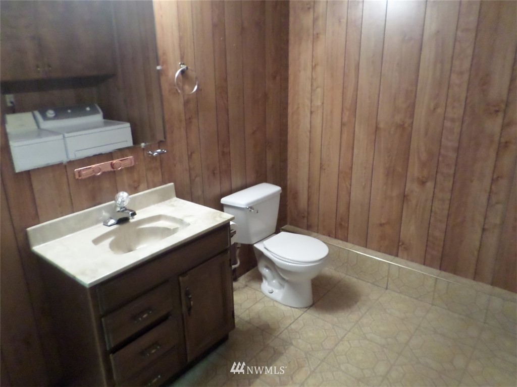4524 Southeast 4th Place Renton, WA 98059 - Photo 13 of 17