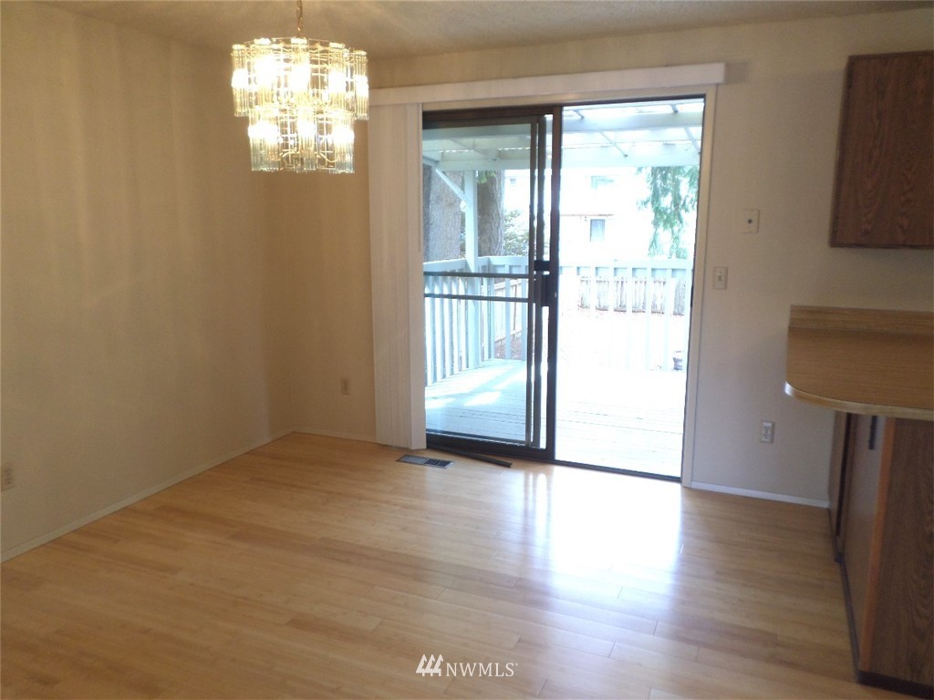 4524 Southeast 4th Place Renton, WA 98059 - Photo 3 of 17