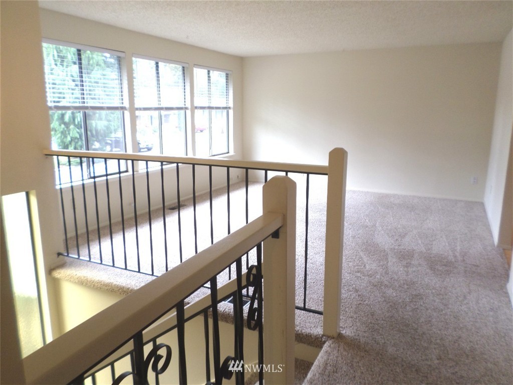 4524 Southeast 4th Place Renton, WA 98059 - Photo 5 of 17