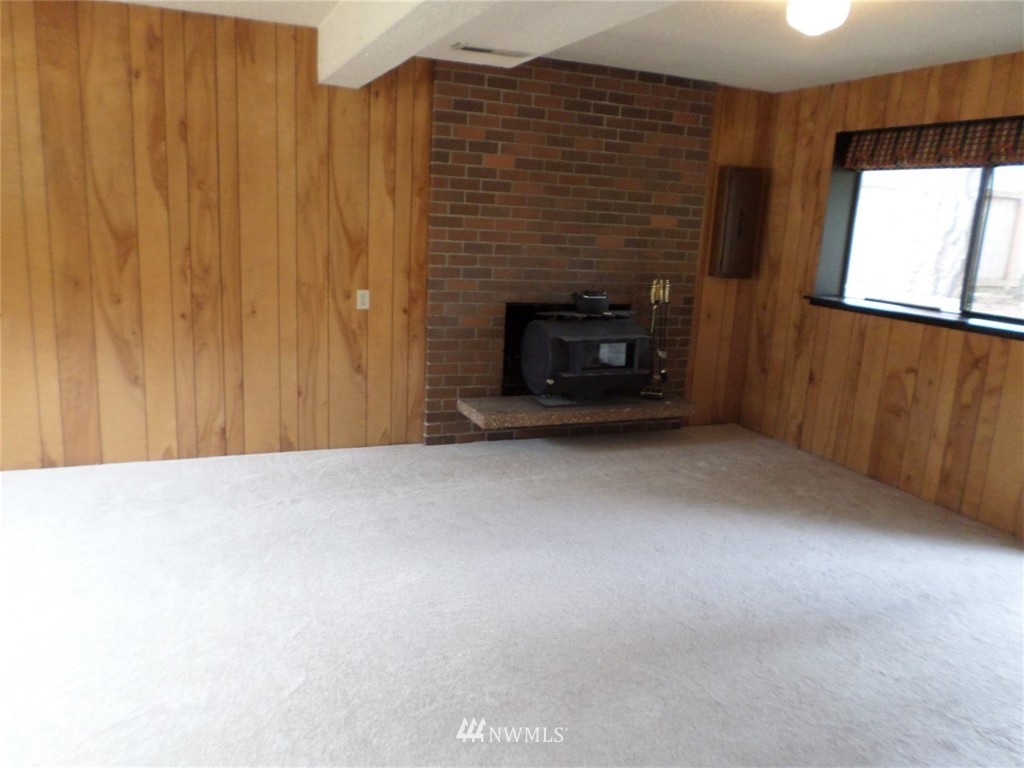 4524 Southeast 4th Place Renton, WA 98059 - Photo 10 of 17