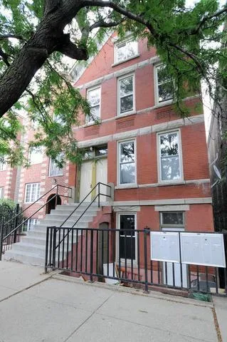 $1,800 | 1337 North Greenview Avenue, Unit 1R, Chicago, IL 60642