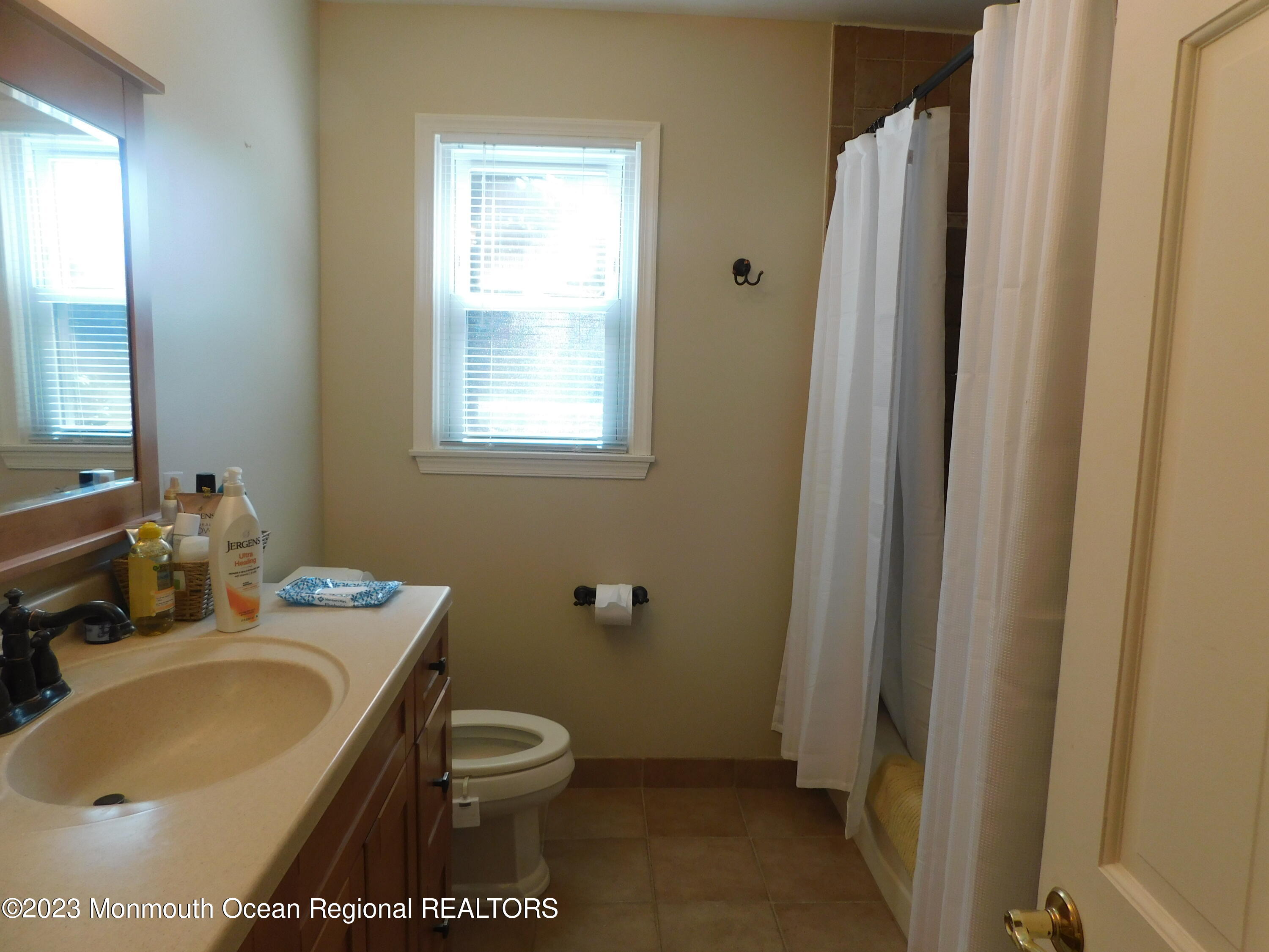 295 Broadway Freehold, NJ 07728 - Photo 9 of 39 DSCN0368