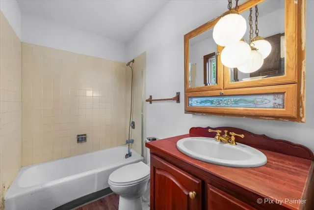 $299,900 | 7615 West Andrea Lane, Crystal Lake, IL 60012