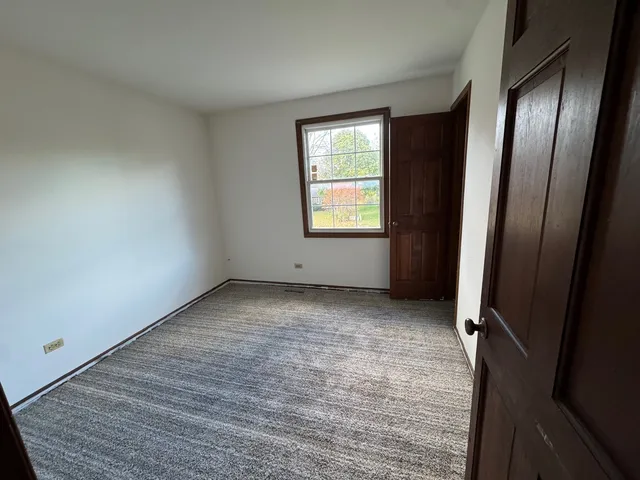 $299,900 | 7615 West Andrea Lane, Crystal Lake, IL 60012