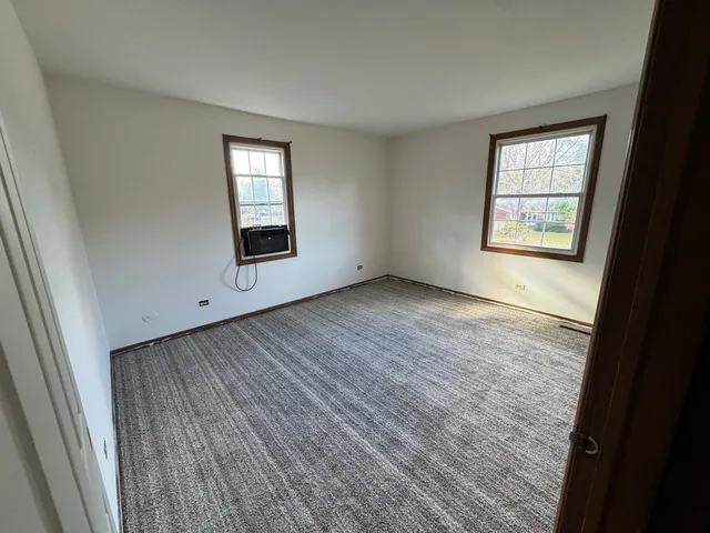 $299,900 | 7615 West Andrea Lane, Crystal Lake, IL 60012