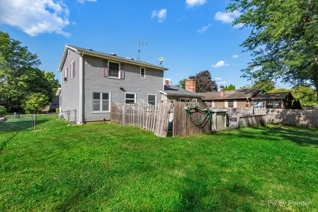 $299,900 | 7615 West Andrea Lane, Crystal Lake, IL 60012