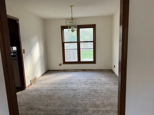 $299,900 | 7615 West Andrea Lane, Crystal Lake, IL 60012