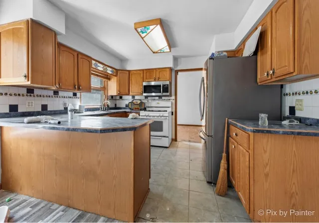 $299,900 | 7615 West Andrea Lane, Crystal Lake, IL 60012