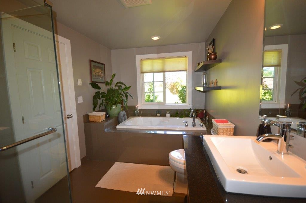 121 Raintree Loop Southeast Rainier, WA 98576 - Photo 14 of 25 Gallery Image 14