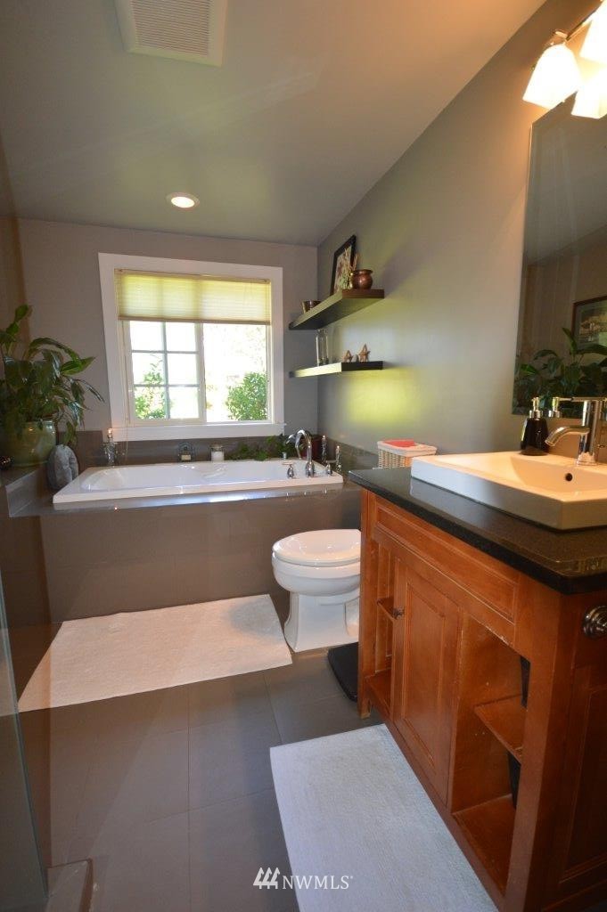 121 Raintree Loop Southeast Rainier, WA 98576 - Photo 15 of 25 Gallery Image 15