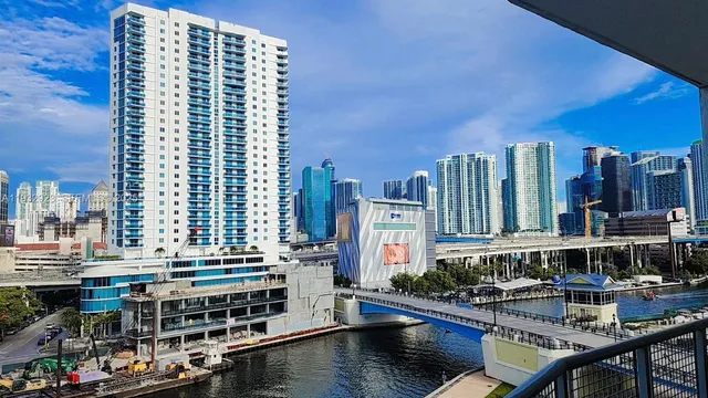 $2,800 | 10 Southwest South River Drive, Unit 802, Miami, FL 33130