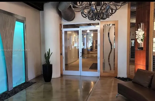 $2,800 | 10 Southwest South River Drive, Unit 802, Miami, FL 33130