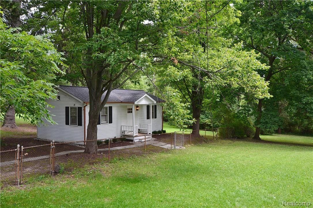 521 West Snell Road Rochester, MI 48306 - Photo 31 of 40 Snell521_31.JPG