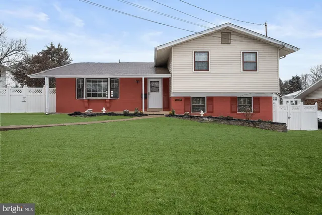 $950,000 | 11828 Enid Drive, Potomac, MD 20854