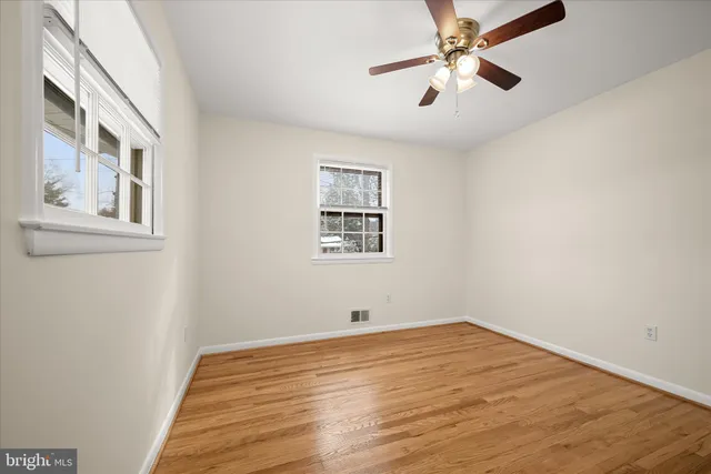 $950,000 | 11828 Enid Drive, Potomac, MD 20854