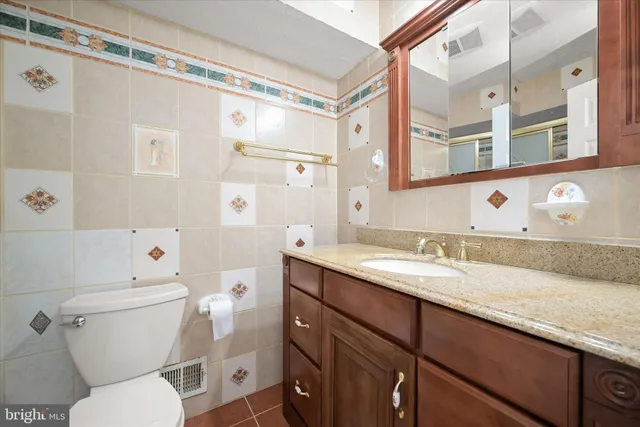 $950,000 | 11828 Enid Drive, Potomac, MD 20854