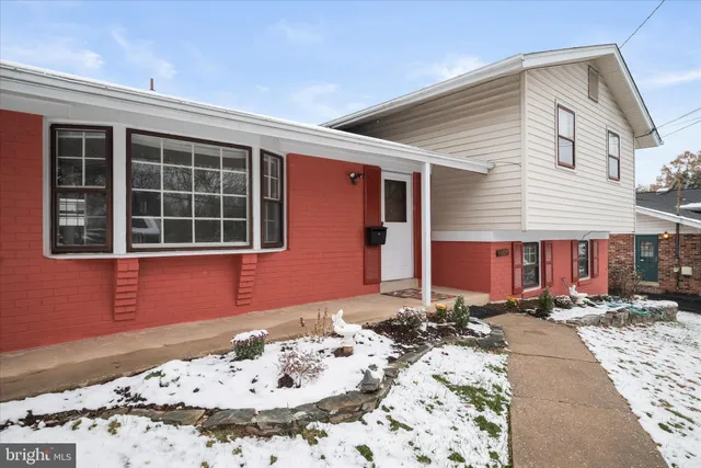 $950,000 | 11828 Enid Drive, Potomac, MD 20854